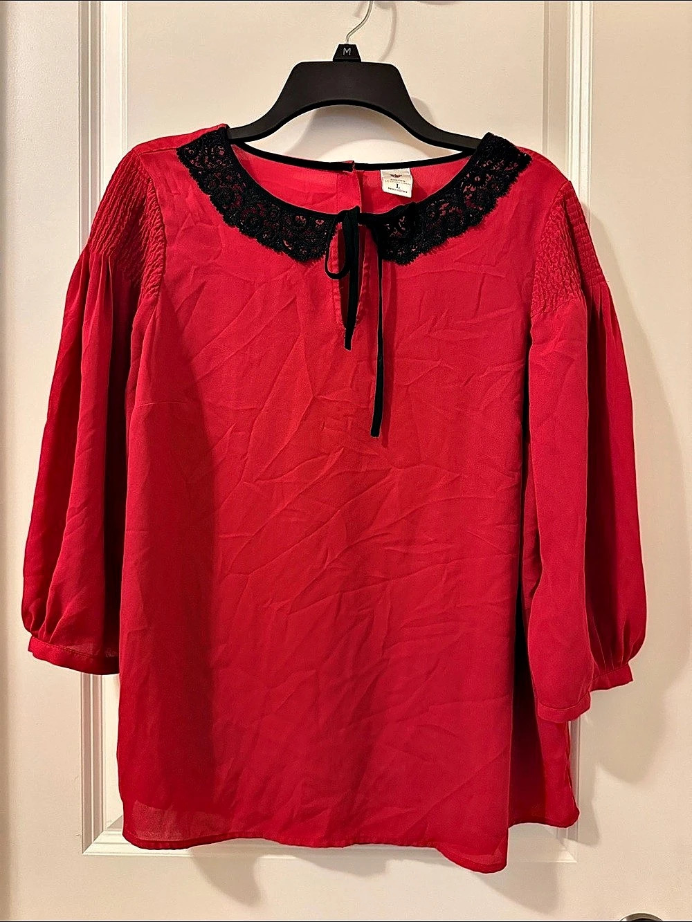 Lauren Conrad LC Lauren Conrad blouse Red Black Lace Collar Blouse Size Large